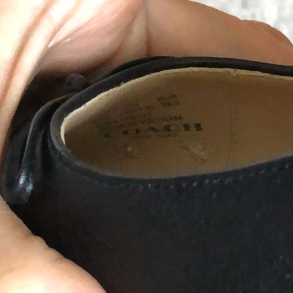 Coach Carriage Insignia Symbol Bolo Bow tie Black Real Leather Flats Size 8.5 B - Picture 9 of 9